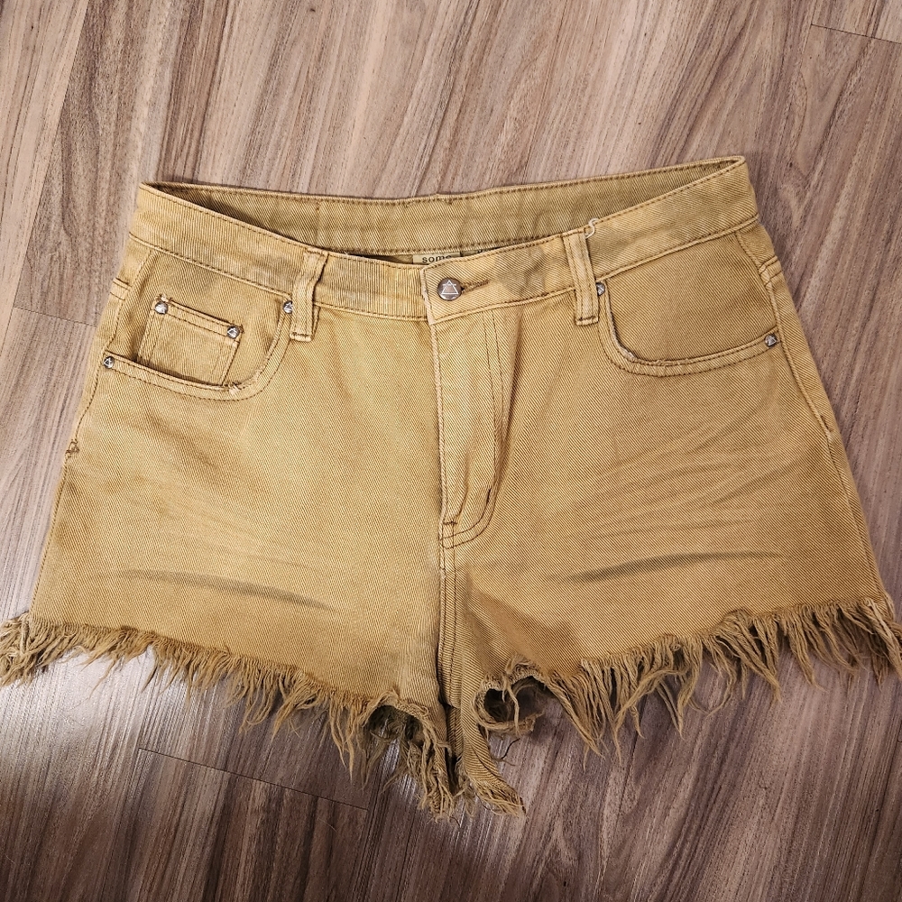 Some days lovin shorts nwot size m